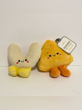 Hallmark Mac & Cheese Better Together Magnetic Plush Stuffed Macaroni Toy New